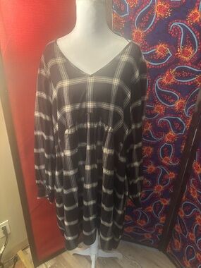 Black & White Plaid V-Neck Babydoll Dress/tunic